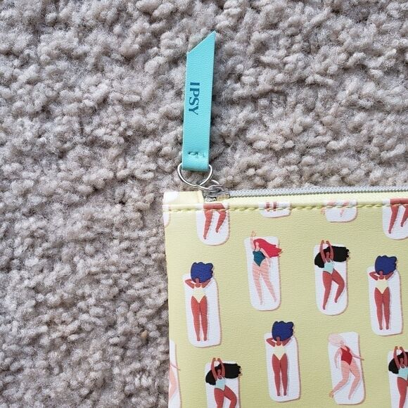 IPSY Beach Making Waves Yellow Glam Cosmetics Bag - Picture 3 of 5